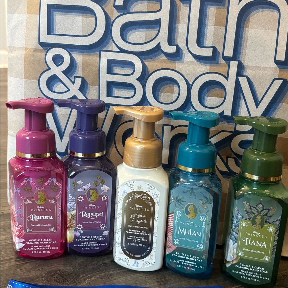Bath & Body Works  Disney Collection Set 5 pc Gentle & Clean Foaming Hand Soap